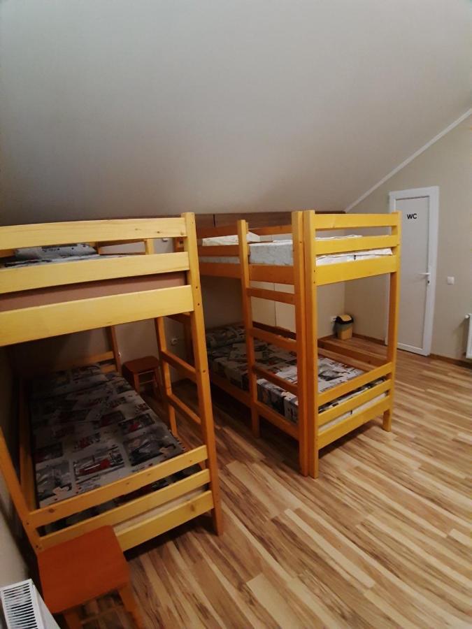 Hostel U Pottera Tsjernivsi Buitenkant foto