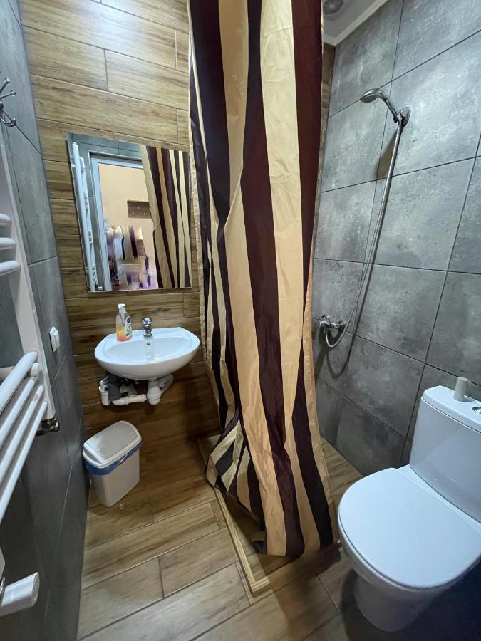 Hostel U Pottera Tsjernivsi Buitenkant foto