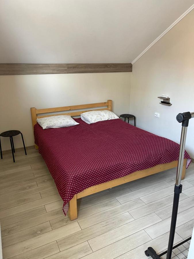 Hostel U Pottera Tsjernivsi Buitenkant foto